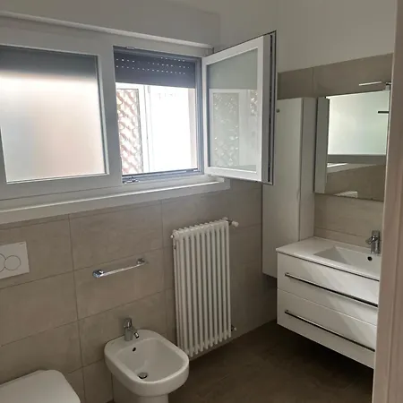 Rinnovato A - 2 E Parcheggio Apartment *